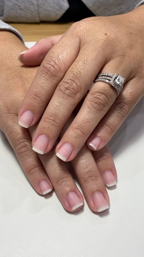 Soin les mains sans vernis (Limage + Massage + Vitamine ongles)