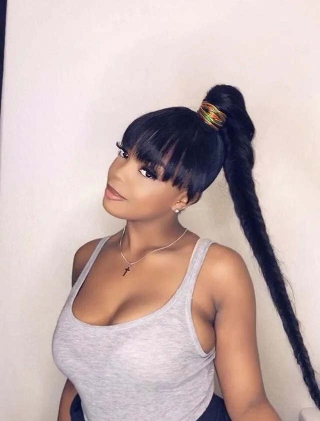 Ponytail frange droite