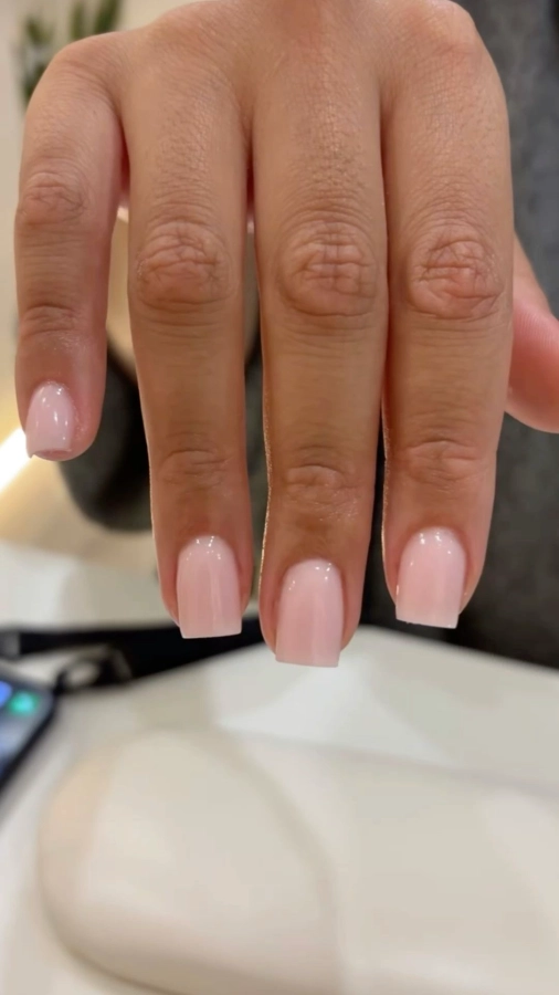 Forfait soin les mains + Beauté des pieds complet + Semi permanent