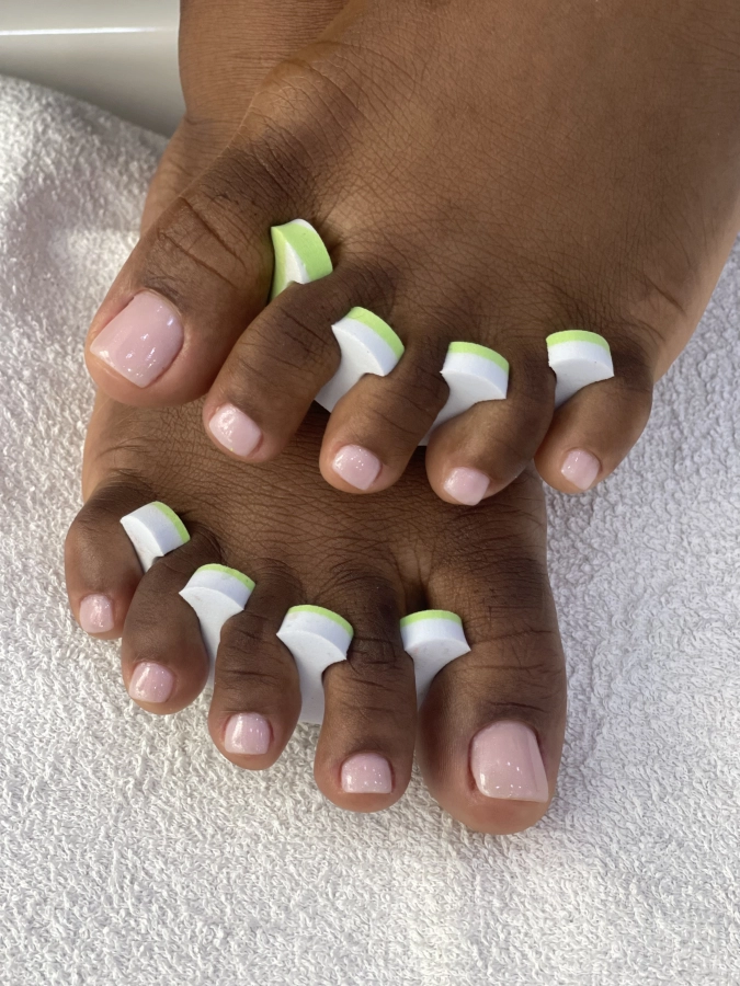 Beauté des pieds + vernis semi - permanent french