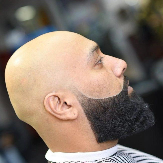 Rasage de crâne à la tondeuse uniforme