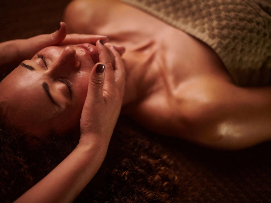 Modelage du visage à  l’huile d’argan