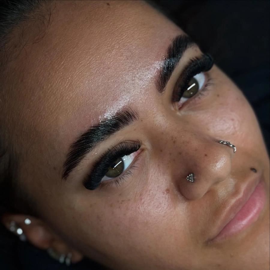 Extension de cils - Volume Russe