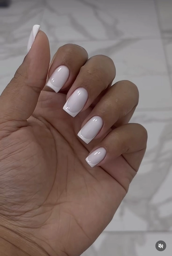 Kelly’s coiffure vous accueille à Saint-denis pour vous proposer un service de qualité, adapté à vos besoins. Professionnel(le) passionné(e) et à l’écoute, il/elle met son expertise à votre disposition pour une expérience personnalisée et sans compromis. Consultez son profil, explorez ses services et réservez facilement en ligne sur DYBYS.