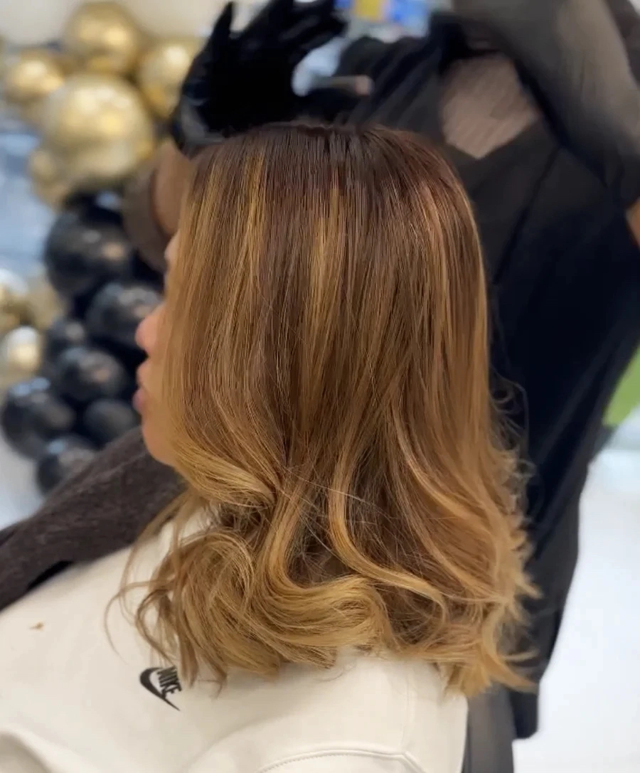 SHAMPOOING, BRUSHING & LISSAGE 