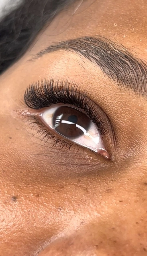 Pose de cils volume russe