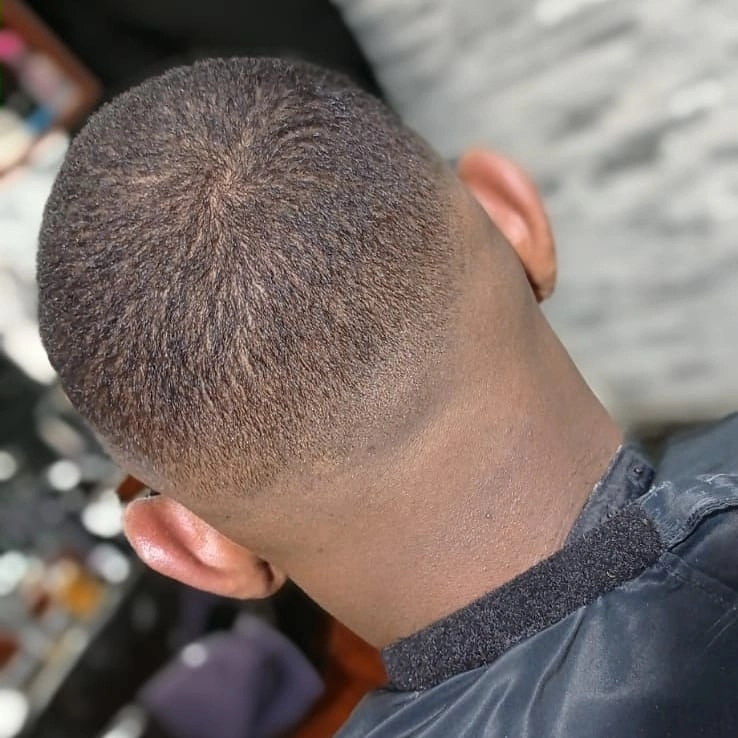 Kelly’s coiffure vous accueille à Saint-denis pour vous proposer un service de qualité, adapté à vos besoins. Professionnel(le) passionné(e) et à l’écoute, il/elle met son expertise à votre disposition pour une expérience personnalisée et sans compromis. Consultez son profil, explorez ses services et réservez facilement en ligne sur DYBYS.