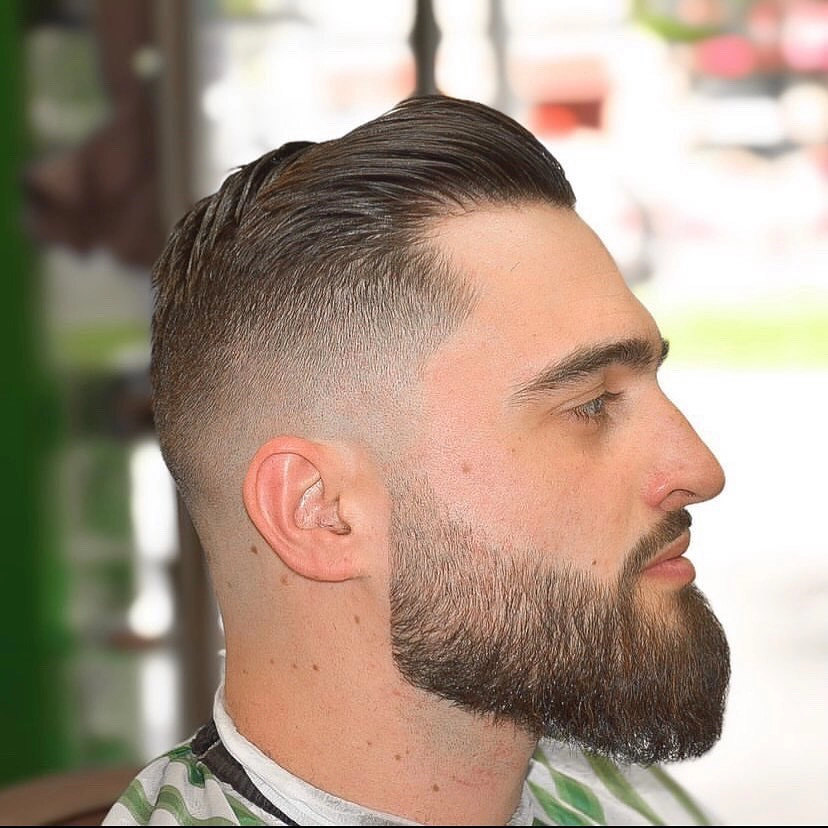 Taille de barbe sculptée dégradé tondeuse (si coupe)