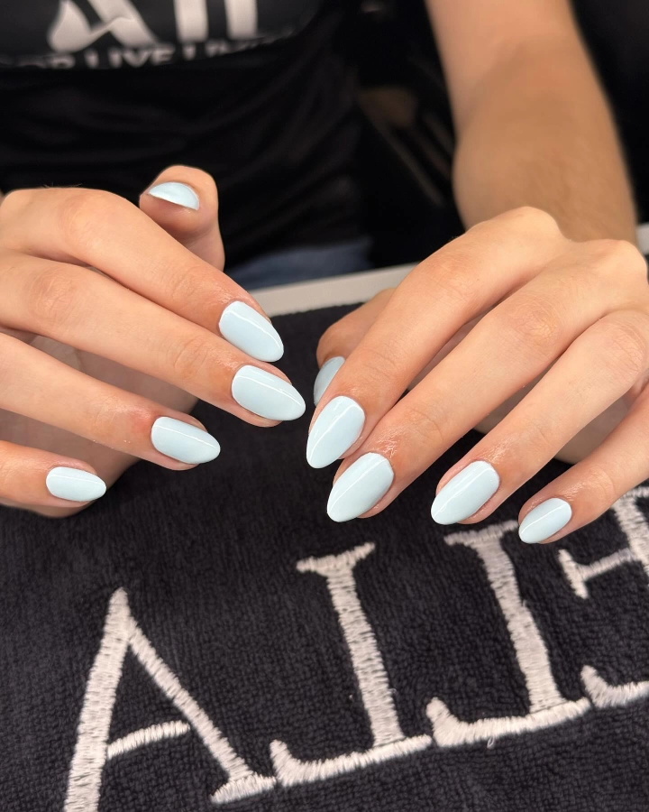 Pose de Vernis Semi-permanent + manucure