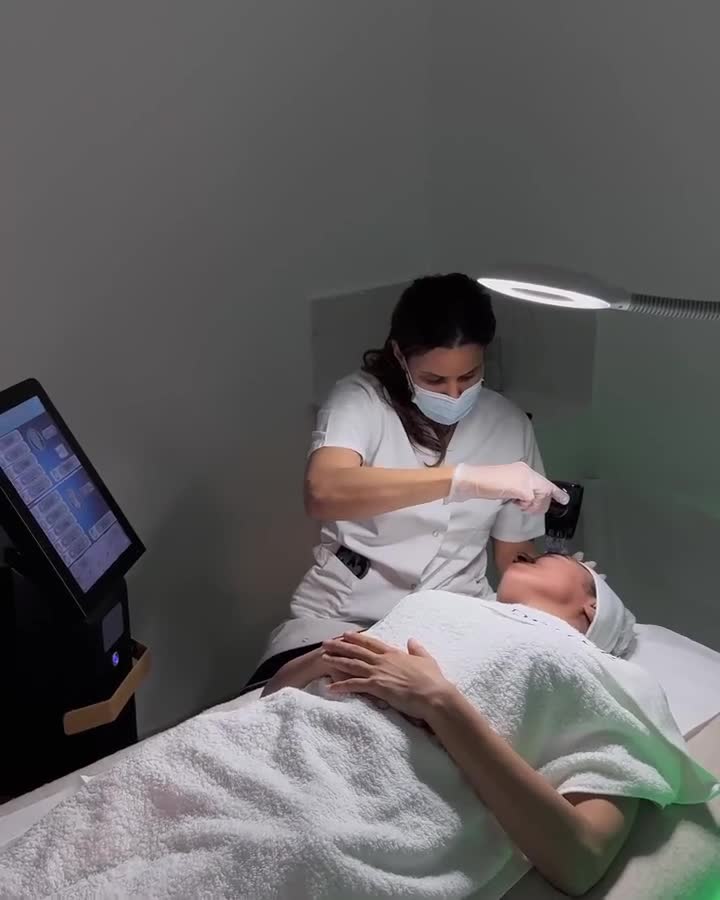 Soin CRYSTAL 8 pour la zone du ventre : vergetures