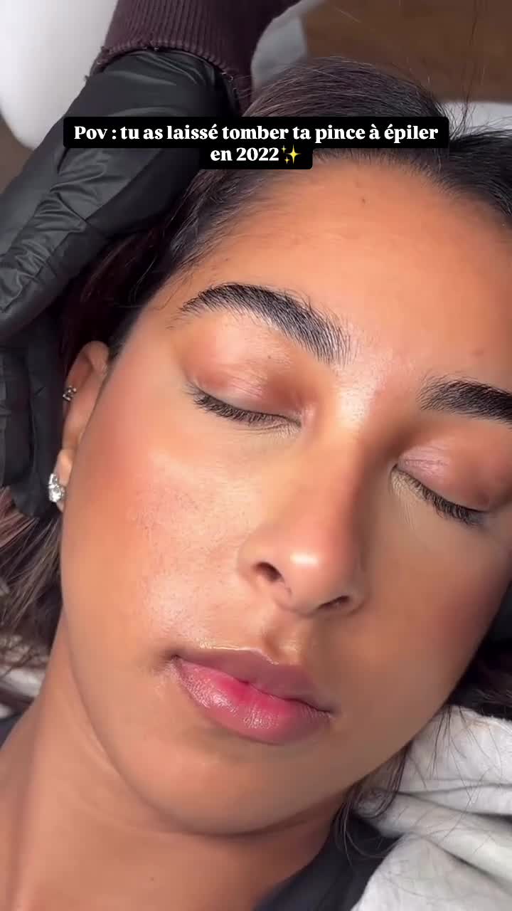 Browlift + Air brush + Restructuration du sourcil sans épilation (décoloration )