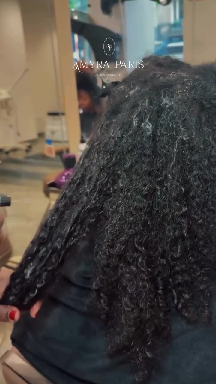 Shampoing + soin nourrissant + soin vapeur + 8 nattes protectrice offerte