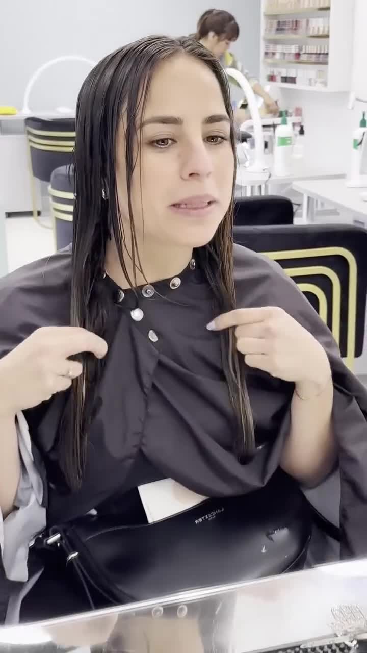 Shampooing + Coupe + Brushing - cheveux mi-longs